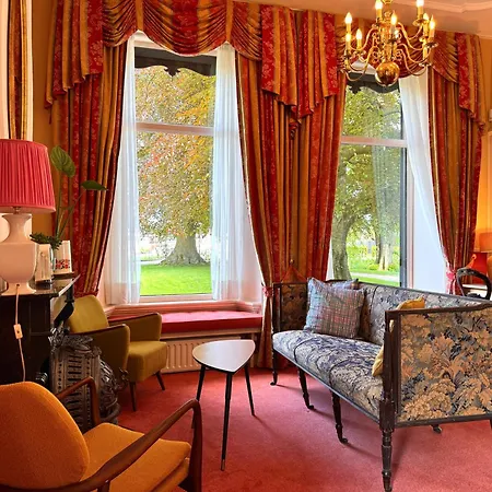 - Bed and Breakfast 3*