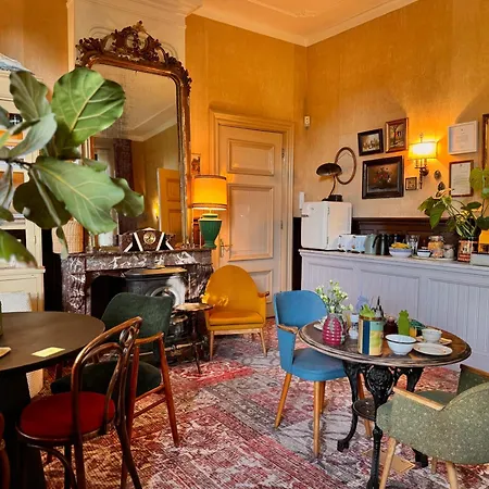 Bed & Breakfast - *